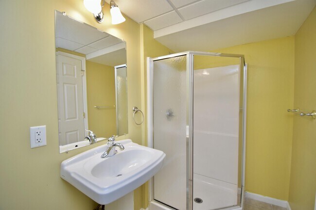 Building Photo - 5167 Elm Leaf Trail