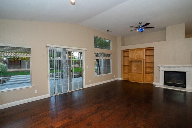 Building Photo - 1739 McKelvy Ave