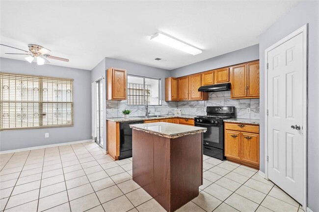 Building Photo - 1814 Hall Ridge Trace Ln