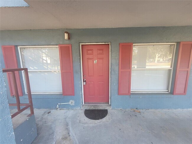 Building Photo - 1802 Barton Dr