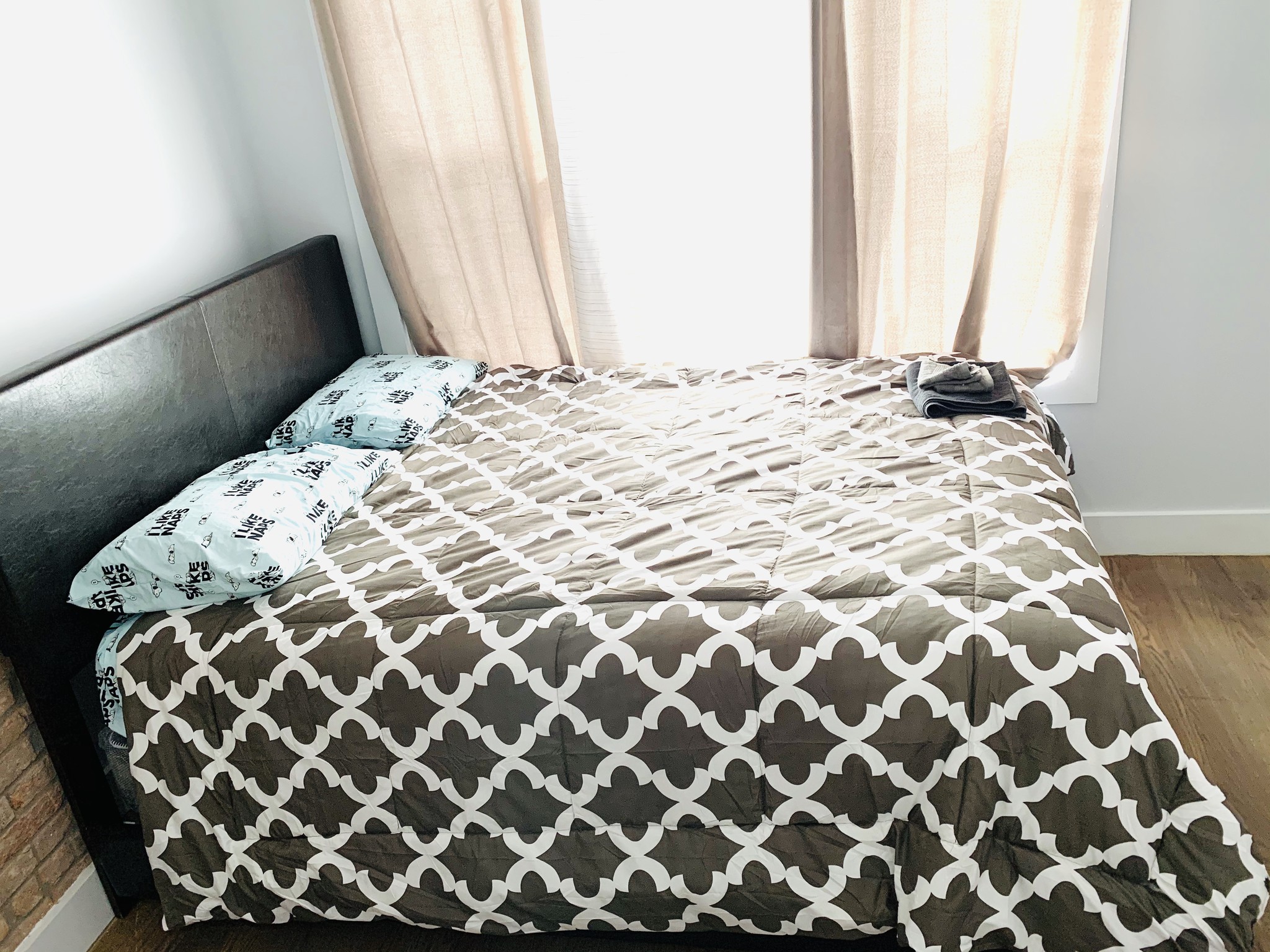 Building Photo - 1893 Pacific St