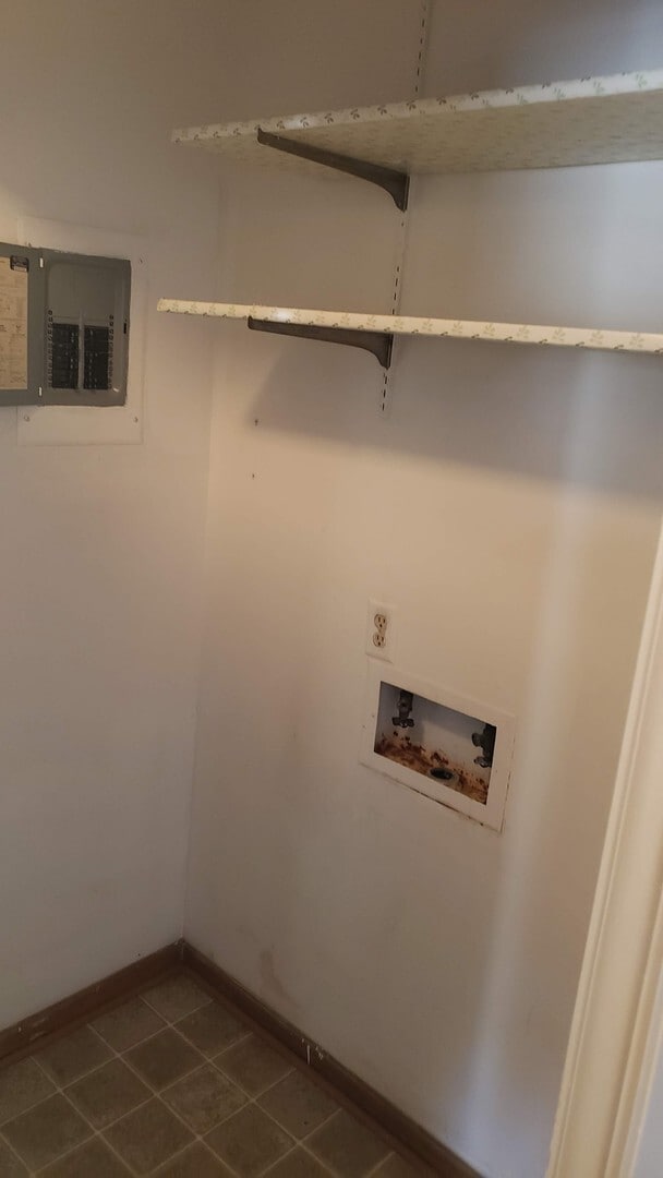 Building Photo - Great 1 level condo on lower level in Clem...