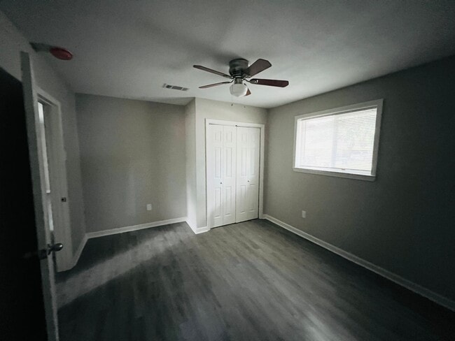 Building Photo - 7440 Bomer Dr