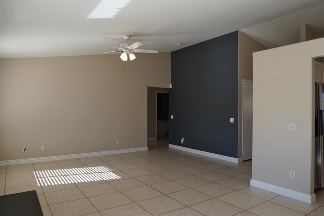 Building Photo - 82381 Grant Dr