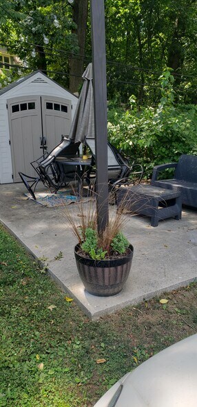 Building Photo - 278 Valley View Road