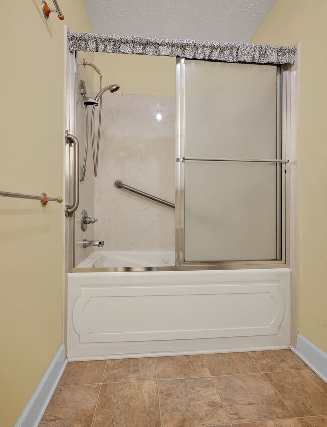 Building Photo - 7506 Sleepy Hollow Rd