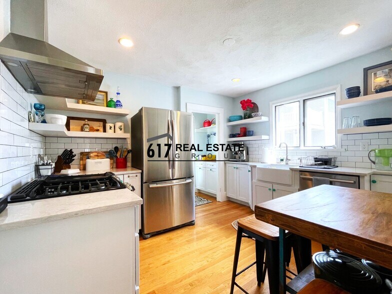 Building Photo - 68-1 Willis Ave. Unit 1