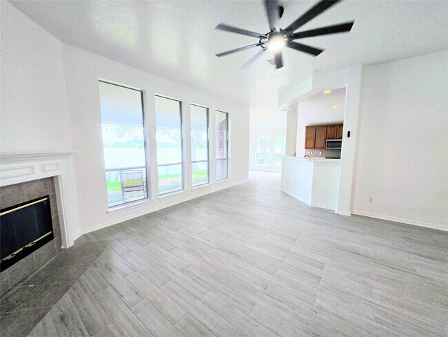 Building Photo - 4018 N Crystal Lake Cir