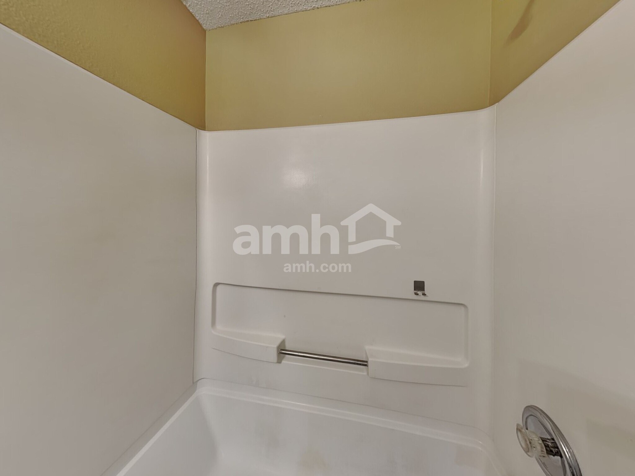 Building Photo - 5862 N Quincy Dr