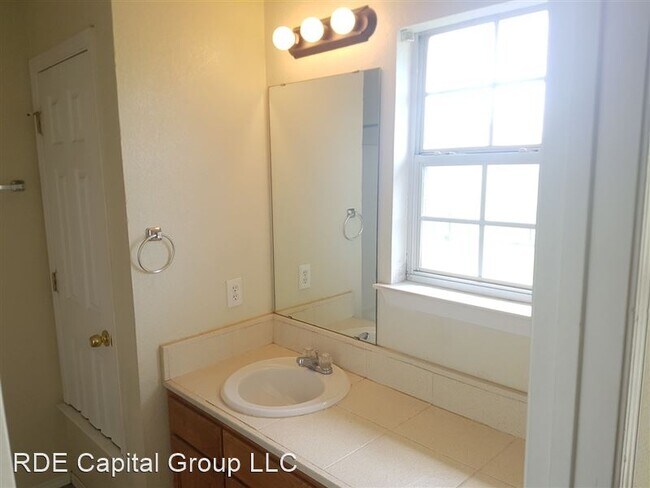 Building Photo - 227 Blue Bell Ct