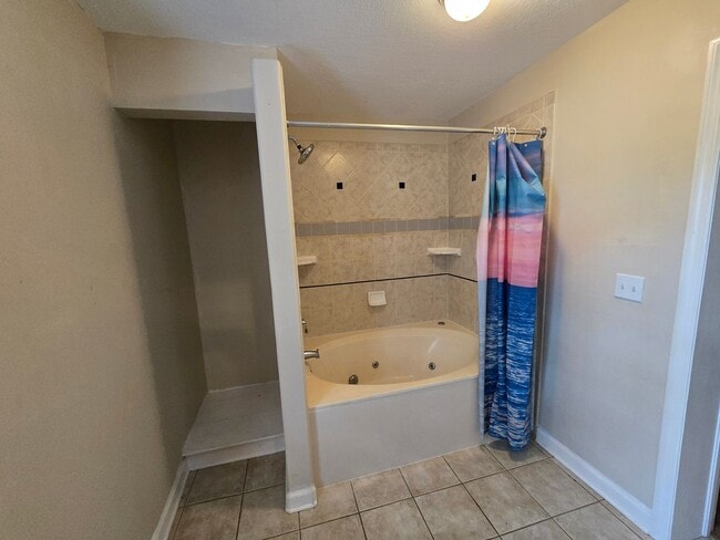 Building Photo - Charming 2-bedroom, 2-bathroom home
