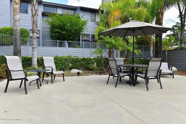 Building Photo - 279 E Glenarm St