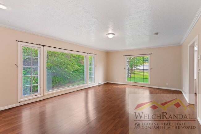 Building Photo - 3 Bedroom Layton Home