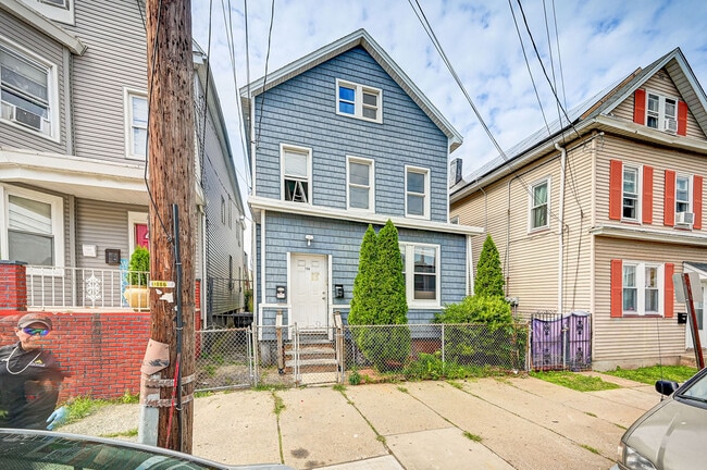 Building Photo - 134 Livingston St