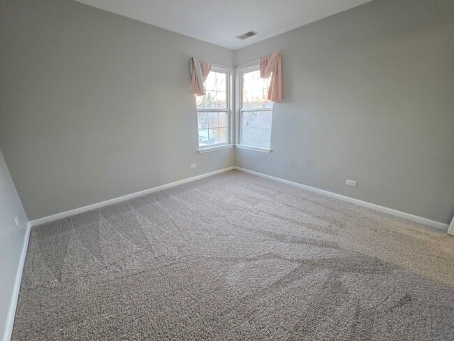 Building Photo - 3076 Kentshire Cir