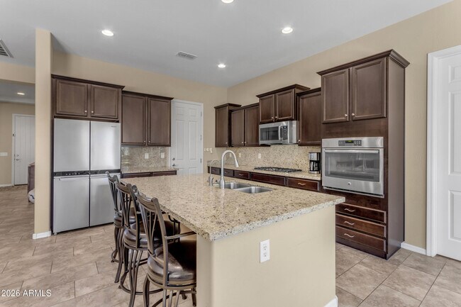 Building Photo - 2827 E Muirfield St