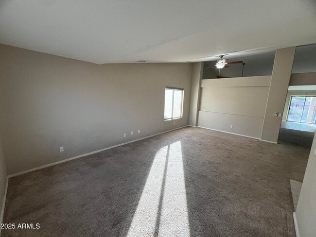Building Photo - 13709 W Cottonwood St
