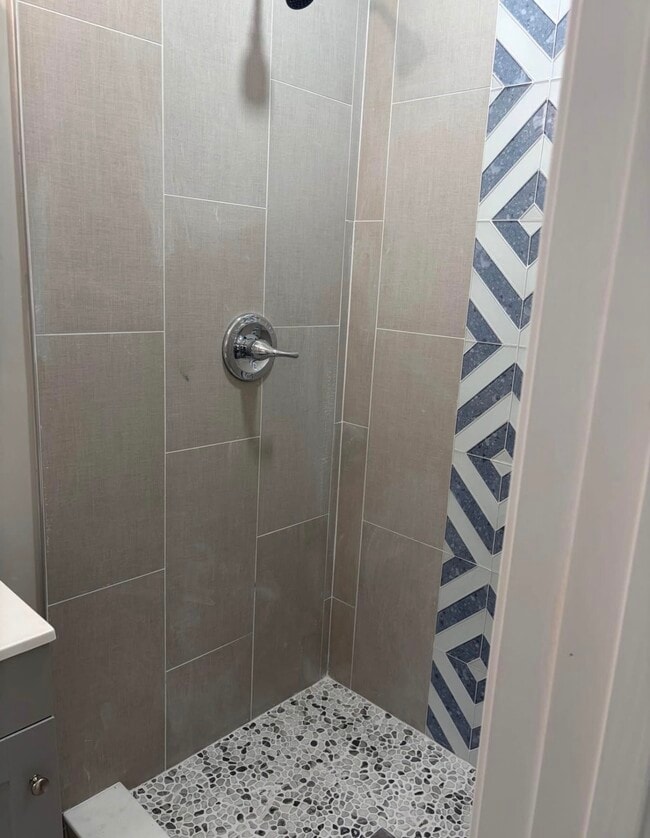 Building Photo - 2114 Merrill Ave