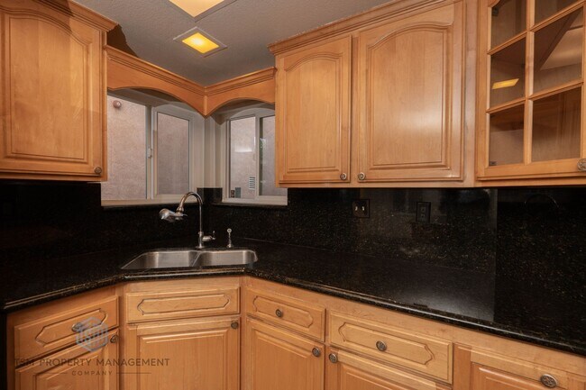 Building Photo - 14789 Cinnamon Dr