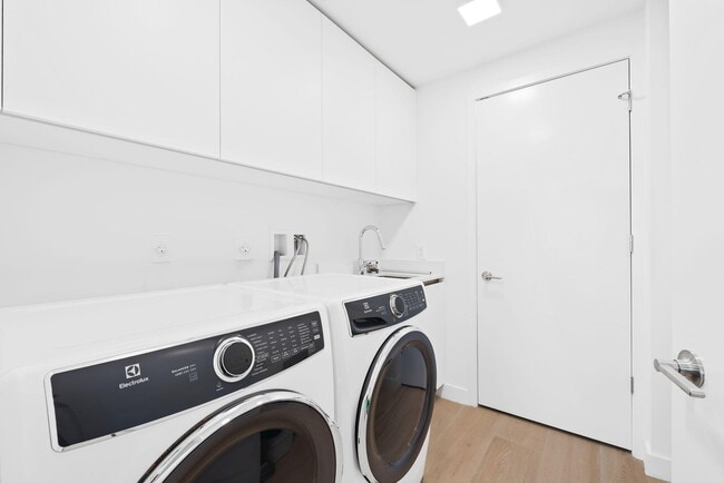 Building Photo - 900 N Ocean Blvd