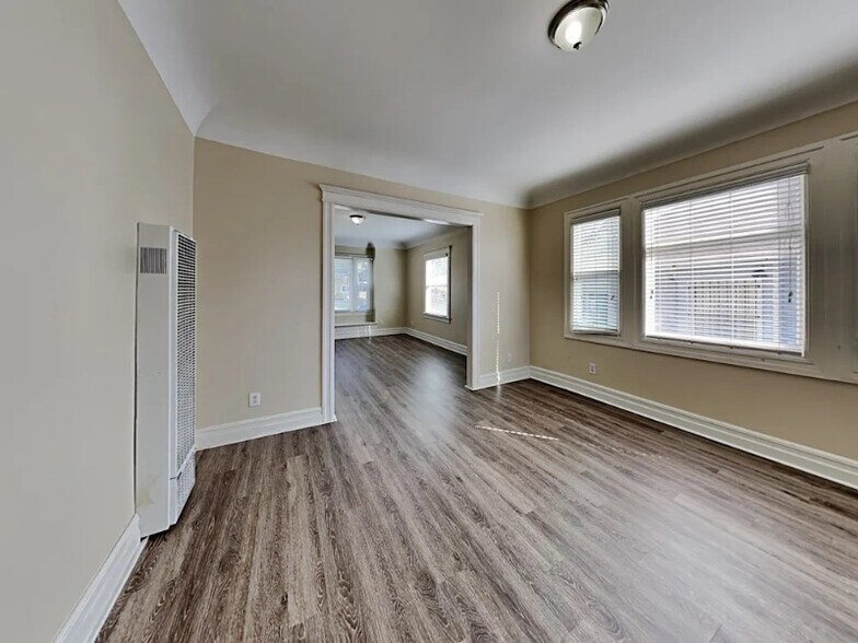 Building Photo - 426 Nueces Spring