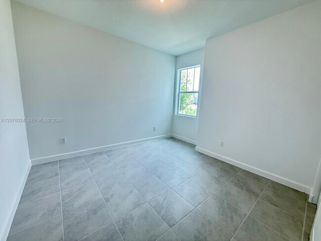 Building Photo - 1651 Pelican Post Pl