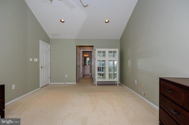 Building Photo - 109 Deer Run Ct