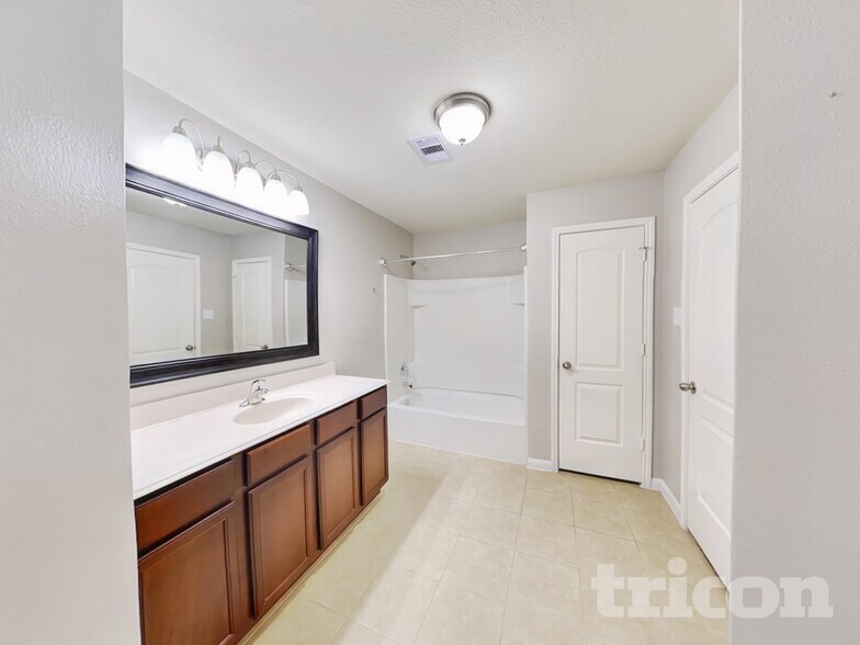 Building Photo - 22719 Klingamans Wy