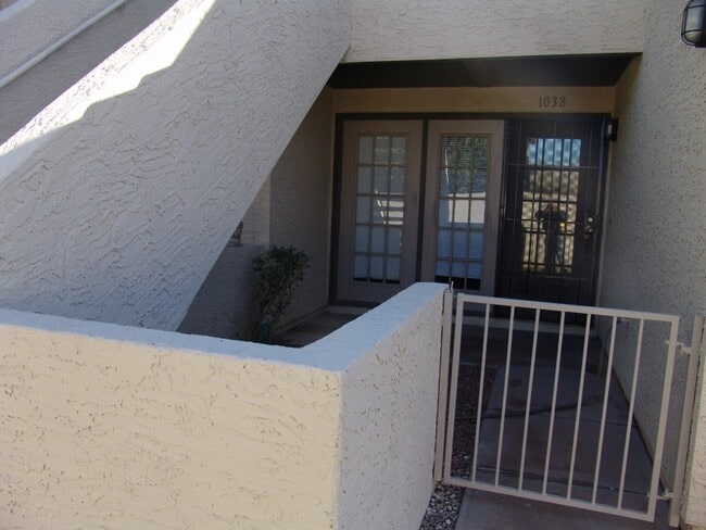 Building Photo - 30 E Brown Rd