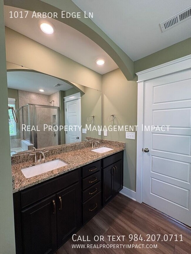 Building Photo - 1017 Arbor Edge Ln
