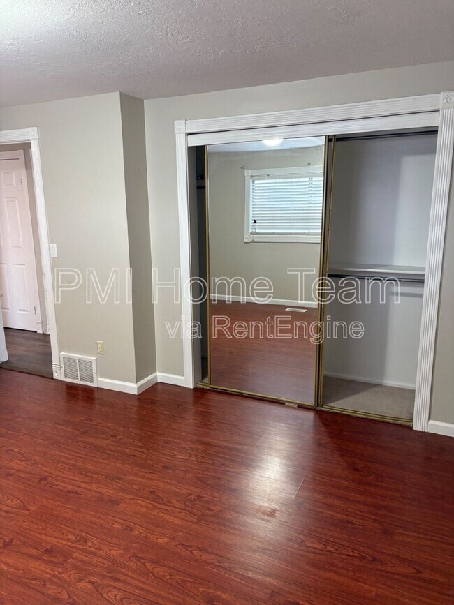 Building Photo - 463 W 2300 S