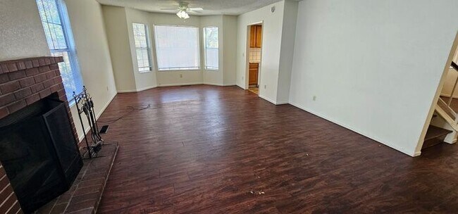 Building Photo - Updated 3-Bedroom Sparks Home | 1,500+ Sq Ft | 2.5 Baths | Fireplace | Fenced Yard | $2,400