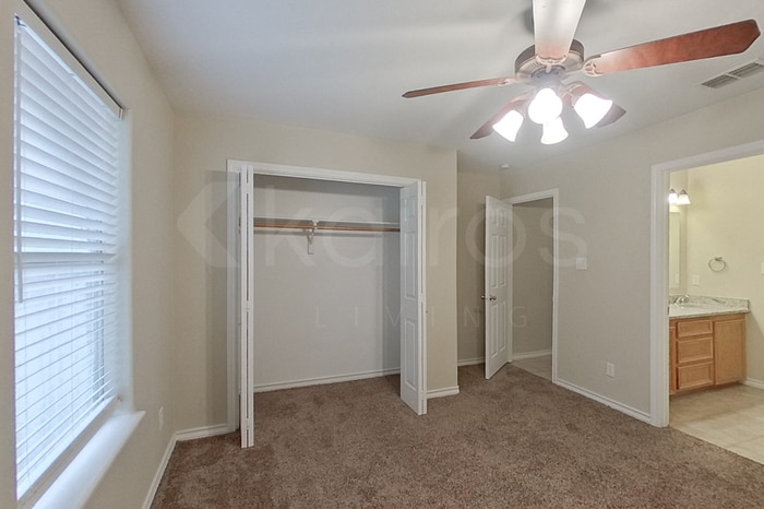 Building Photo - 15334 Guadalupe River Dr