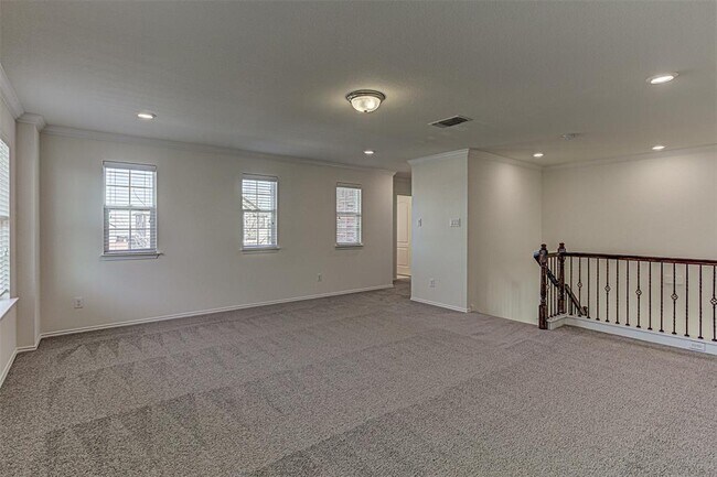 Building Photo - 339 Alamosa Dr