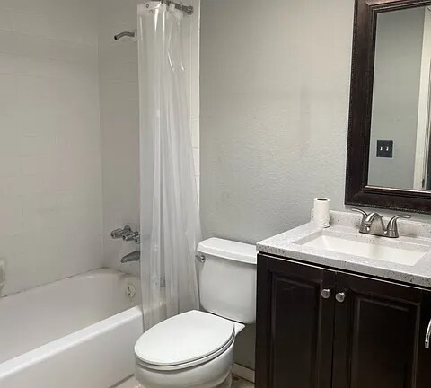 Building Photo - 5876 S Del Moral Blvd