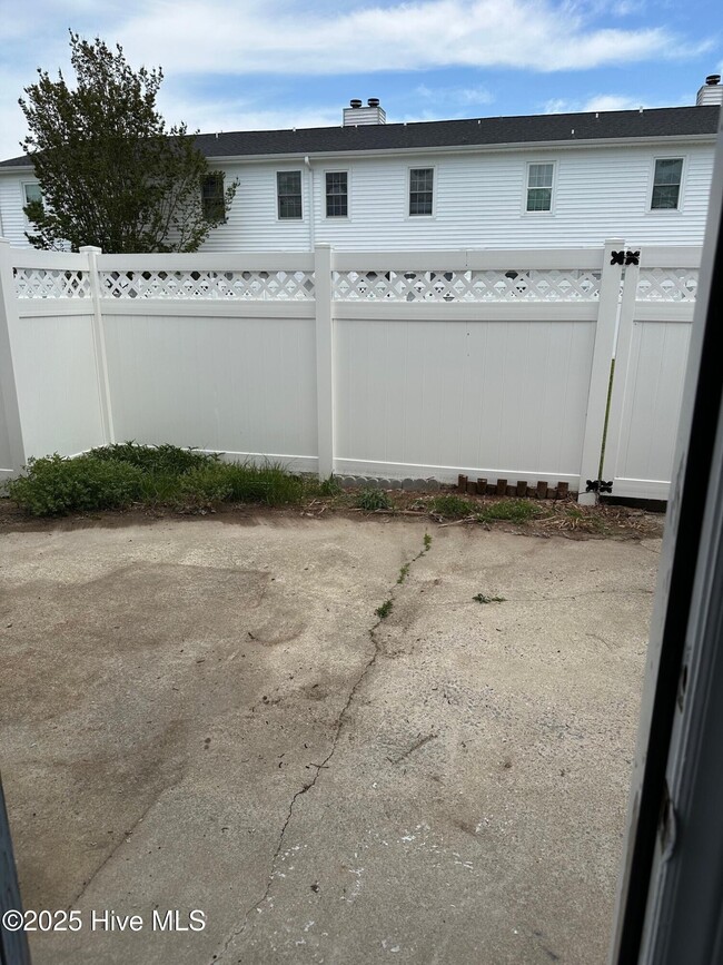 Building Photo - 334 Haven Dr