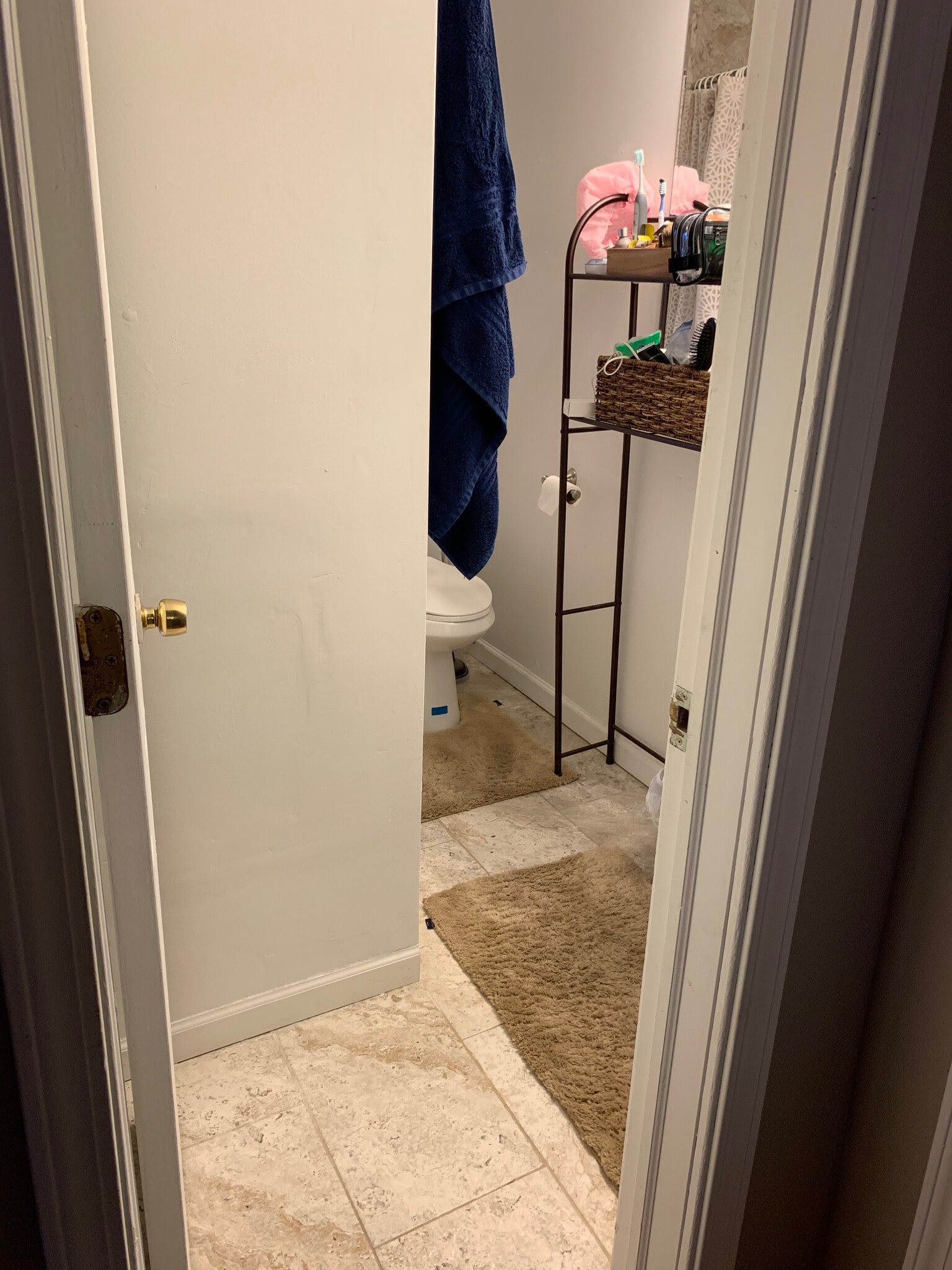 Building Photo - 2321 W Belmont Ave