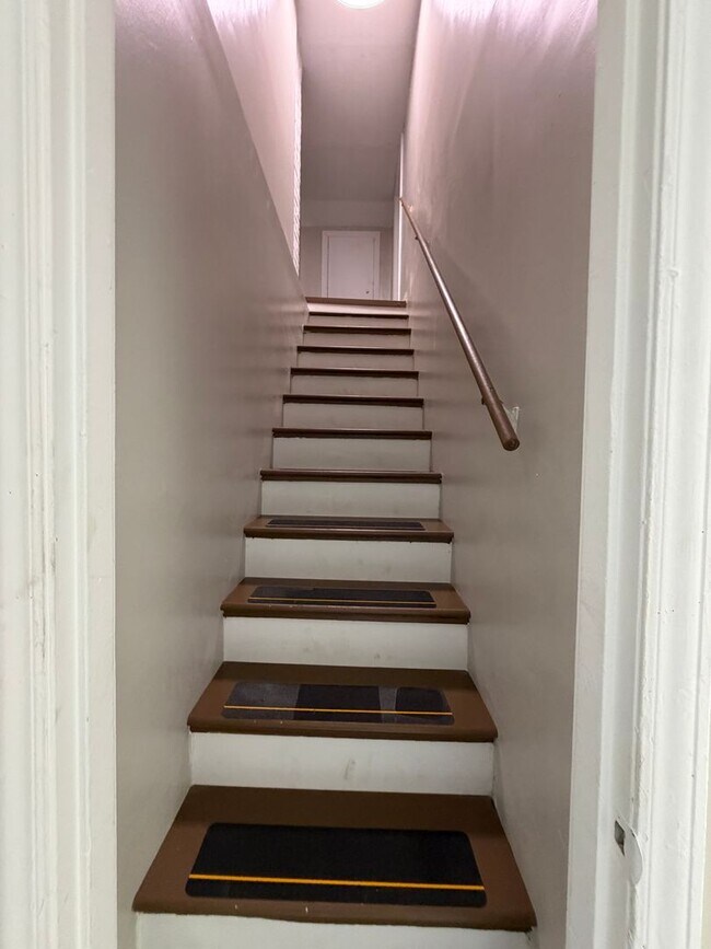 Building Photo - Updated 3BR Home with Office & Large Decks in Haw River