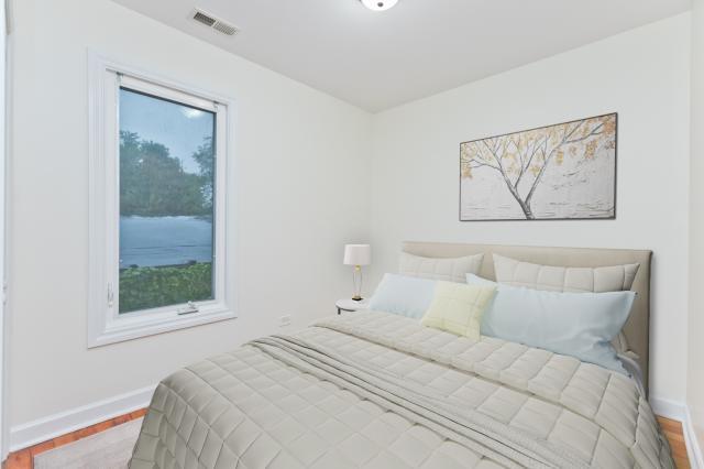 Building Photo - 3 bedroom in Evanston IL 60201