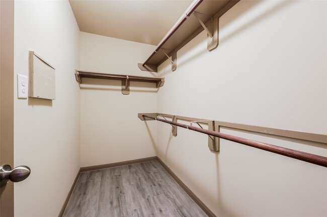 Building Photo - 2451 Peterborough Way