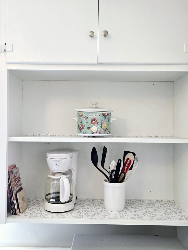 Building Photo - 205 Harvard Dr SE