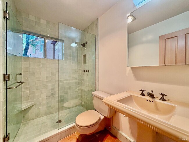 Building Photo - 321 Dutch Henry Canyon Rd