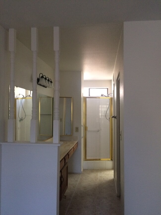Building Photo - Beautiful 55+ Ahwatukee neighborhood spaci...