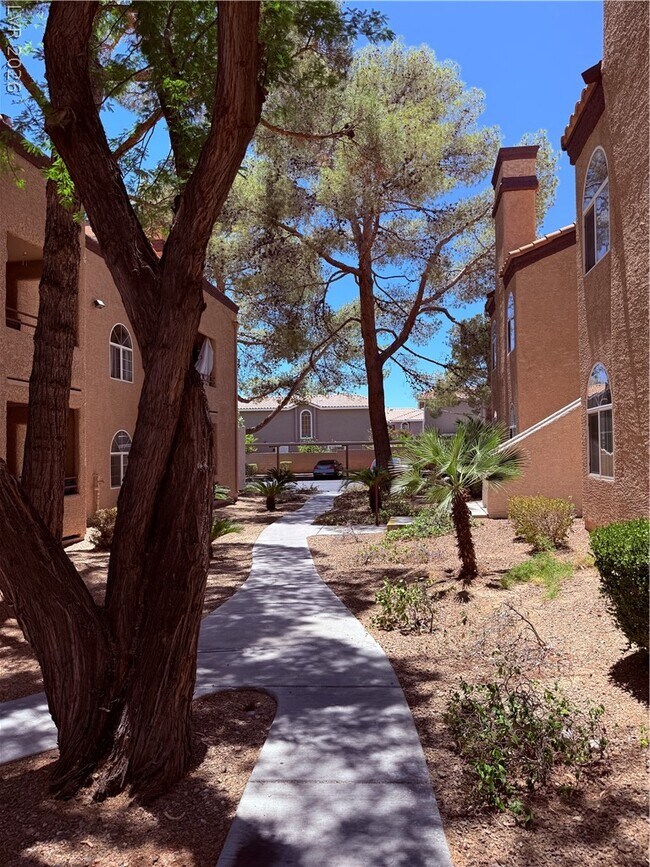 Building Photo - 9325 W Desert Inn Rd