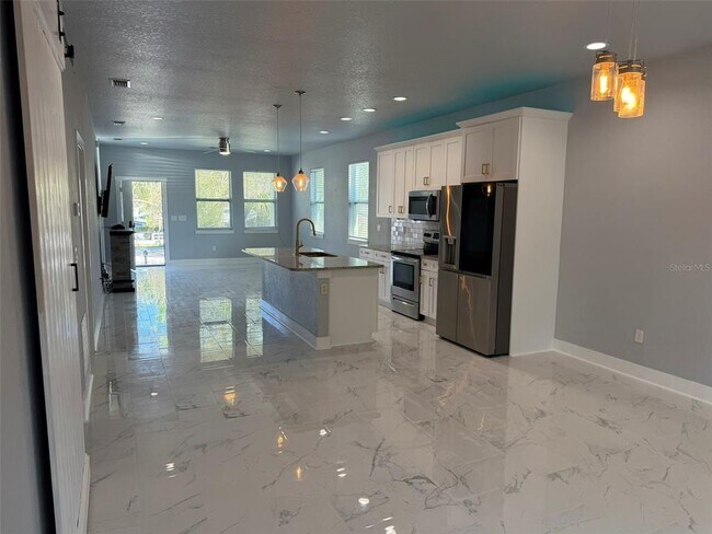 Building Photo - 1821 E Eskimo Ave