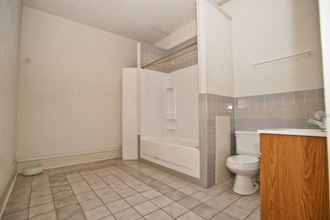 Building Photo - 704 N 3rd St