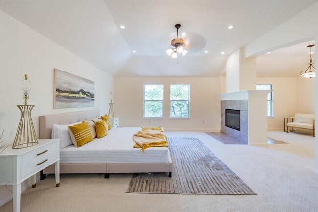Building Photo - 7724 Yaupon Dr