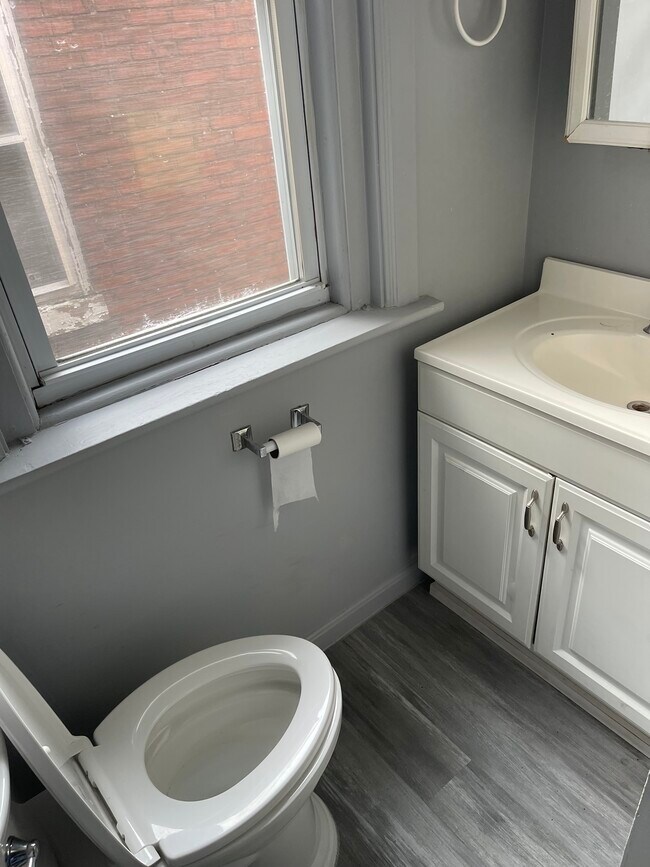 Building Photo - 1340 Herr St