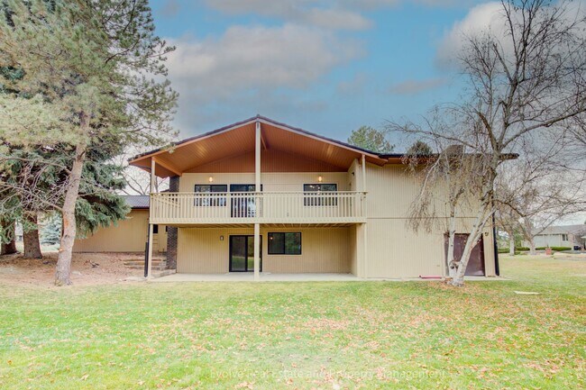 Building Photo - Evolve Real Estate: Exceptional Location! Remodeled 4-Bed Greenwood Village Home Walkable to Cher...