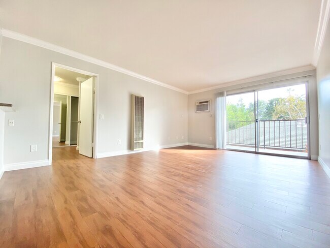 Building Photo - 5711 Camellia Ave
